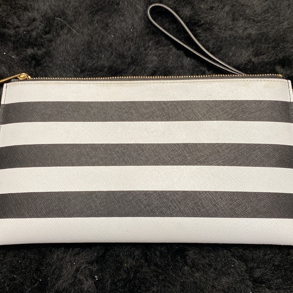 MICHAEL KORS BLACK WHITE STRIPE WRISTLET